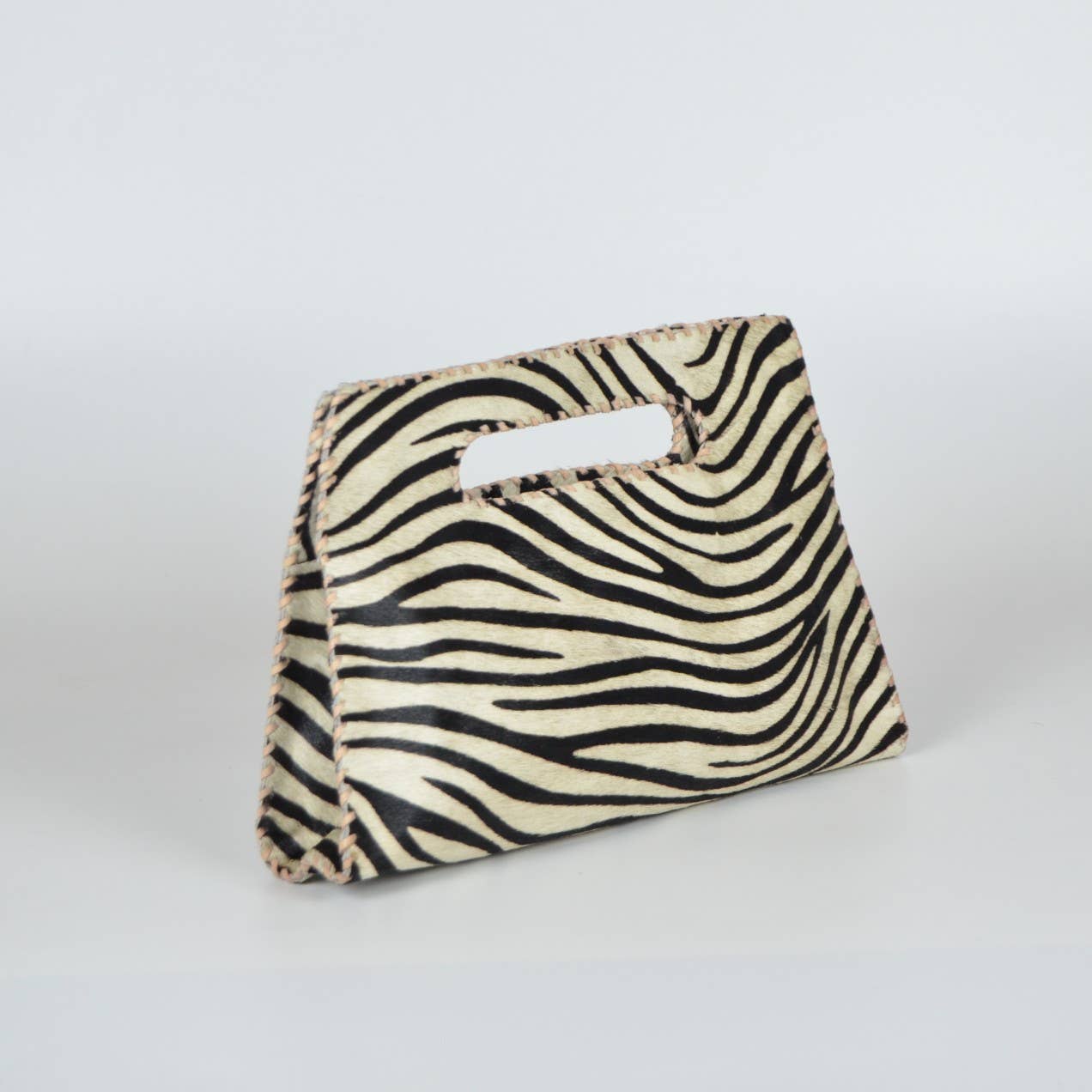 Trending Topic Clutch